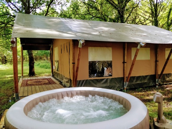 safari tent hot tub